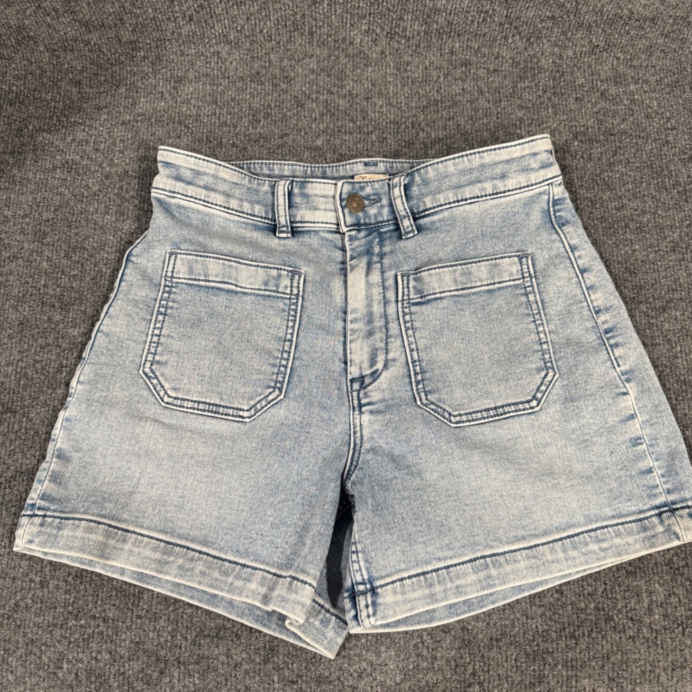 Faherty Brand Light Wash High Rise Utility Denim Patch Pocket Shorts Size 27